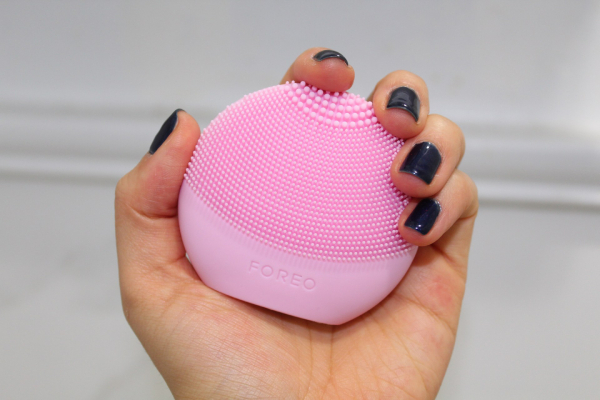 FOREO Luna Fofo facial cleansing brush