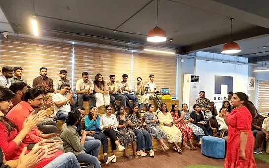 TechWhizz gallery image showing a crowded TechWhizz meetup session
